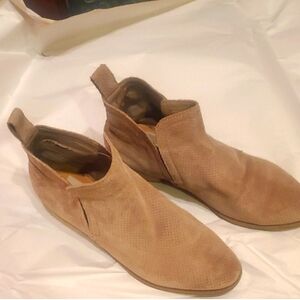 DOLCE VITA SIZE 6.5 Women's Tan Suede Ankle Boots